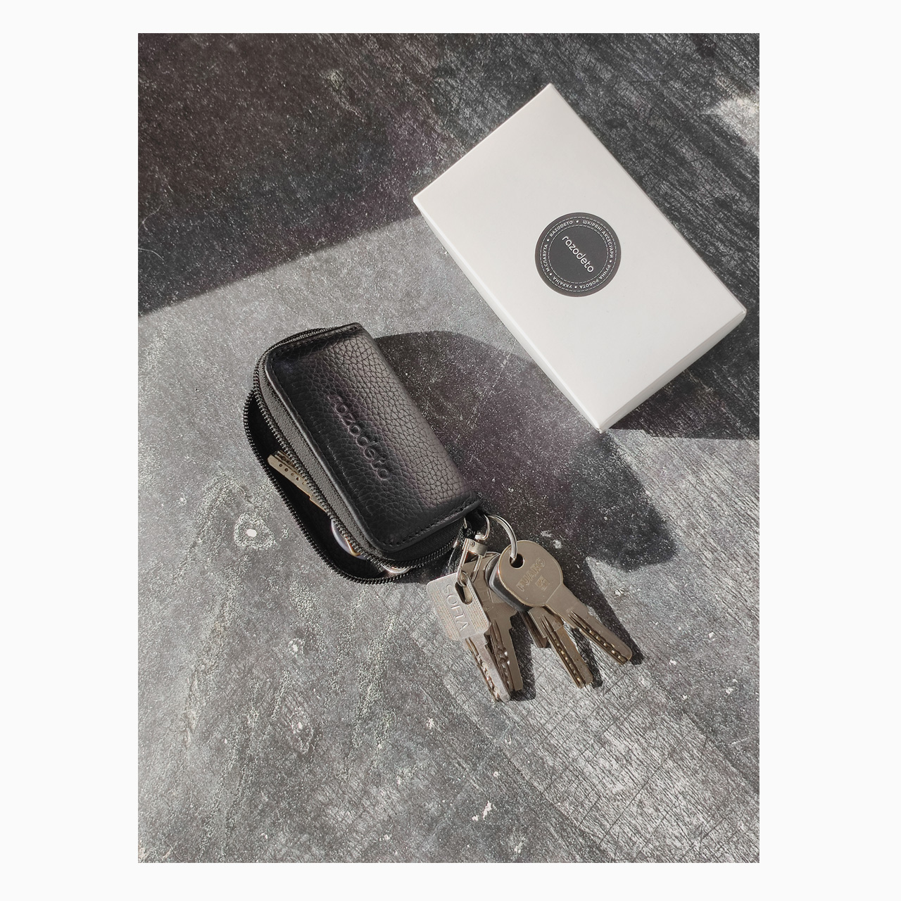 9-razodeto-key-holder.jpg