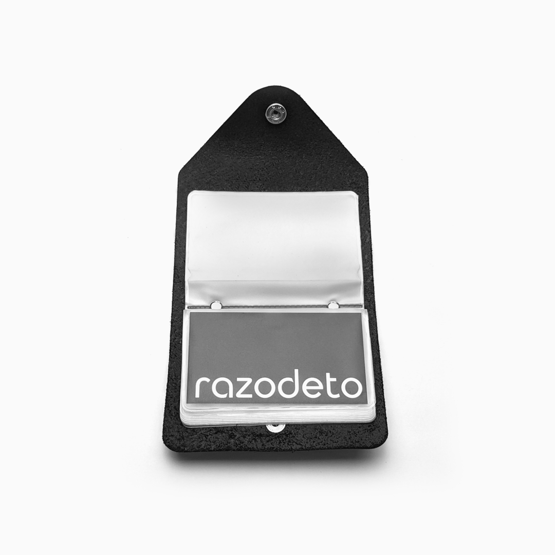 3-razodeto-card-holder.jpg